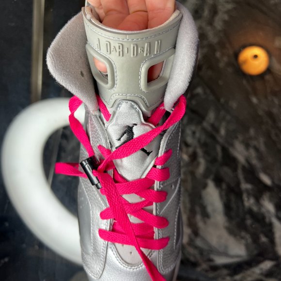 Jordan 2012 Valentines Day 6s Size 6 - Picture 4 of 10